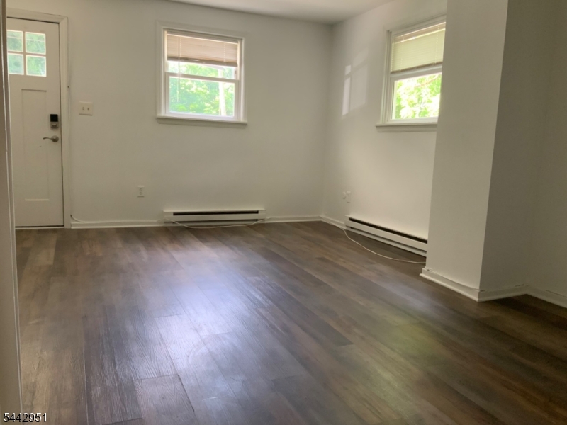 16 Wishing Well Road, Unit 1 Hamburg, NJ 07419 - Photo 3 of 25