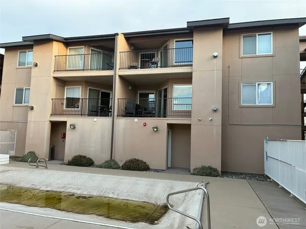 $245,000 | 2900 West Marina Drive, Unit 201, Moses Lake, WA 98837