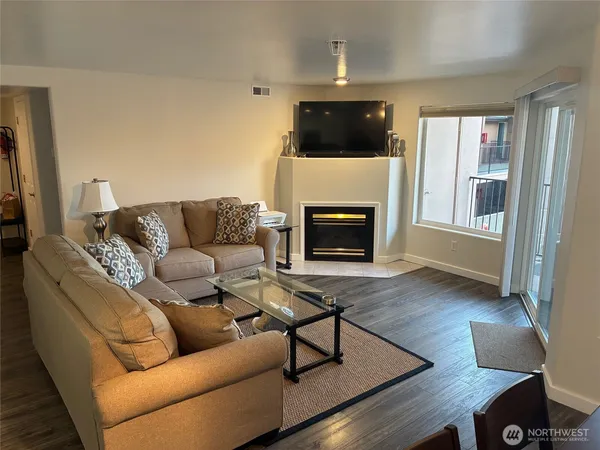 $245,000 | 2900 West Marina Drive, Unit 201, Moses Lake, WA 98837