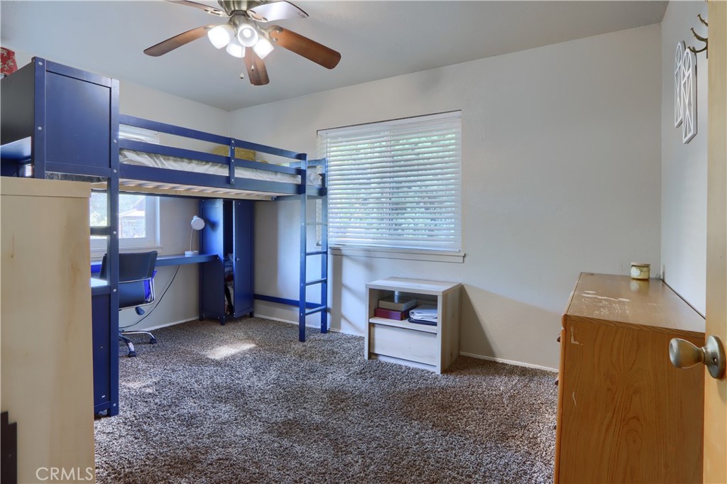 5268 Schafer Road Mariposa, CA 95338 - Photo 19 of 45 a view of a livingroom with furniture and a ceiling fan