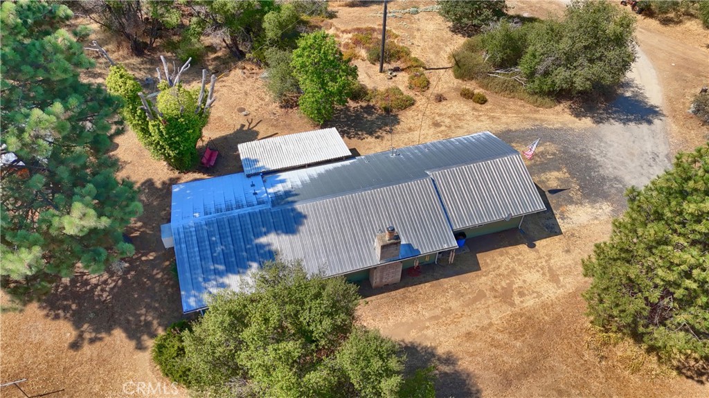 5268 Schafer Road Mariposa, CA 95338 - Photo 39 of 45 an aerial view of a house with garden space and sitting area