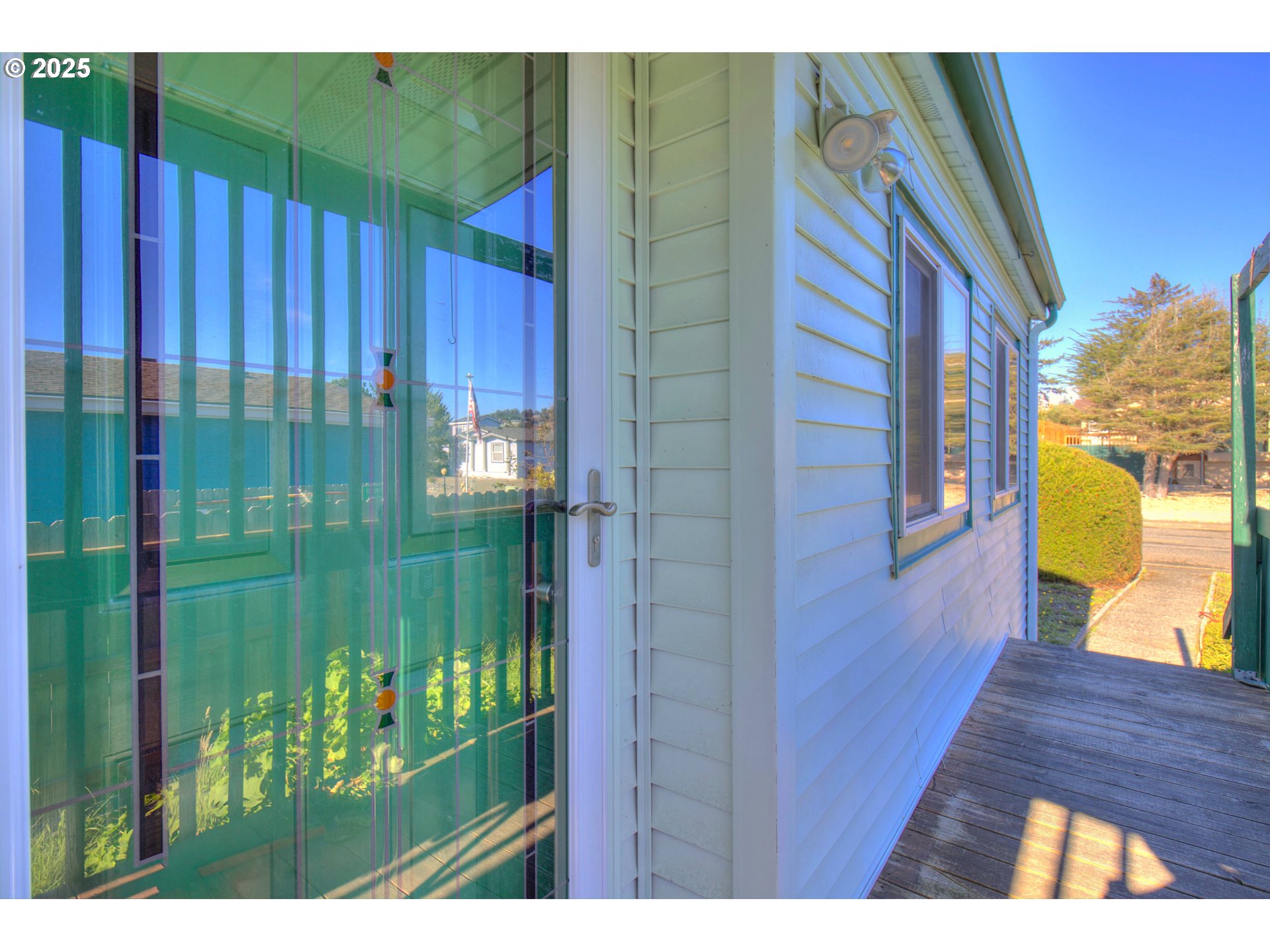 1109 Rowland Lane Brookings, OR 97415 - Photo 2 of 21 a view of a balcony