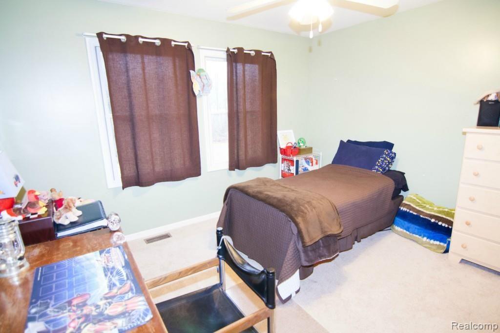 800 Jennings Road Whitmore Lake, MI 48189 - Photo 21 of 40 Bedroom 3