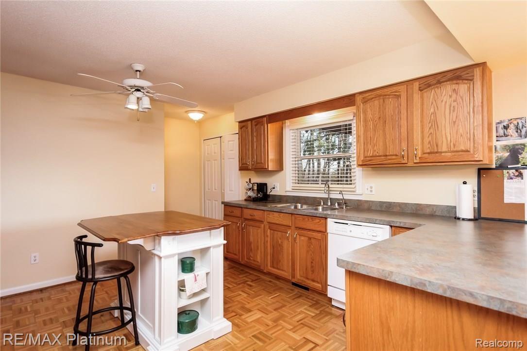 170 Tiplady Road Pinckney, MI 48169 - Photo 9 of 29 015-Kitchen-3747760-medium.jpg