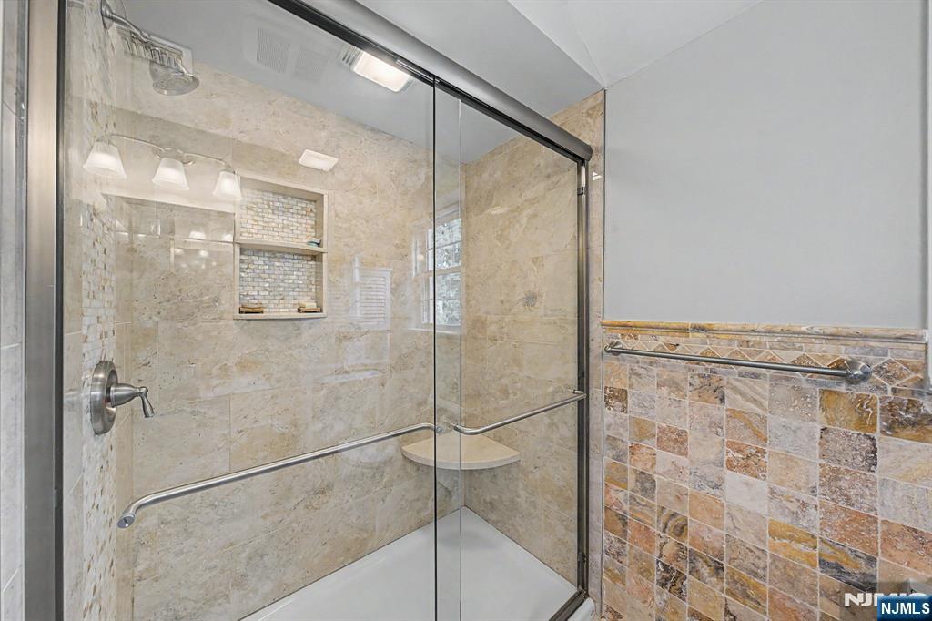 109 Windsor Road Tenafly, NJ 07670 - Photo 25 of 44