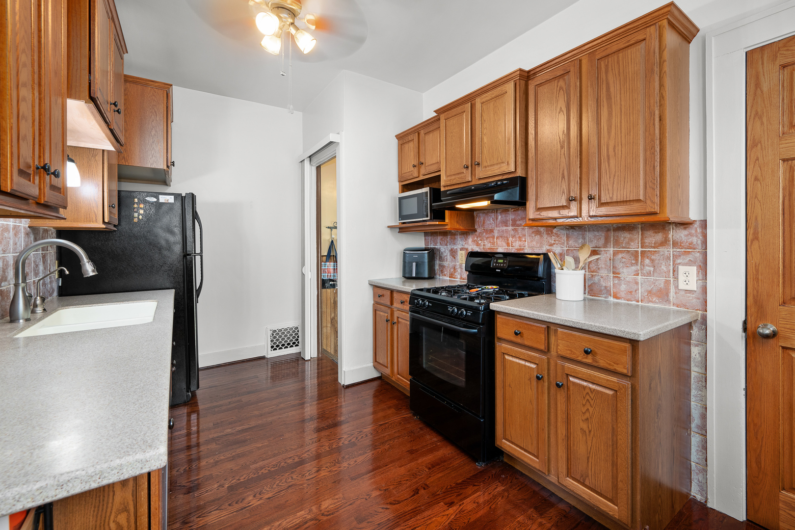 2221 Ripley Street Davenport, IA 52803 - Photo 7 of 35