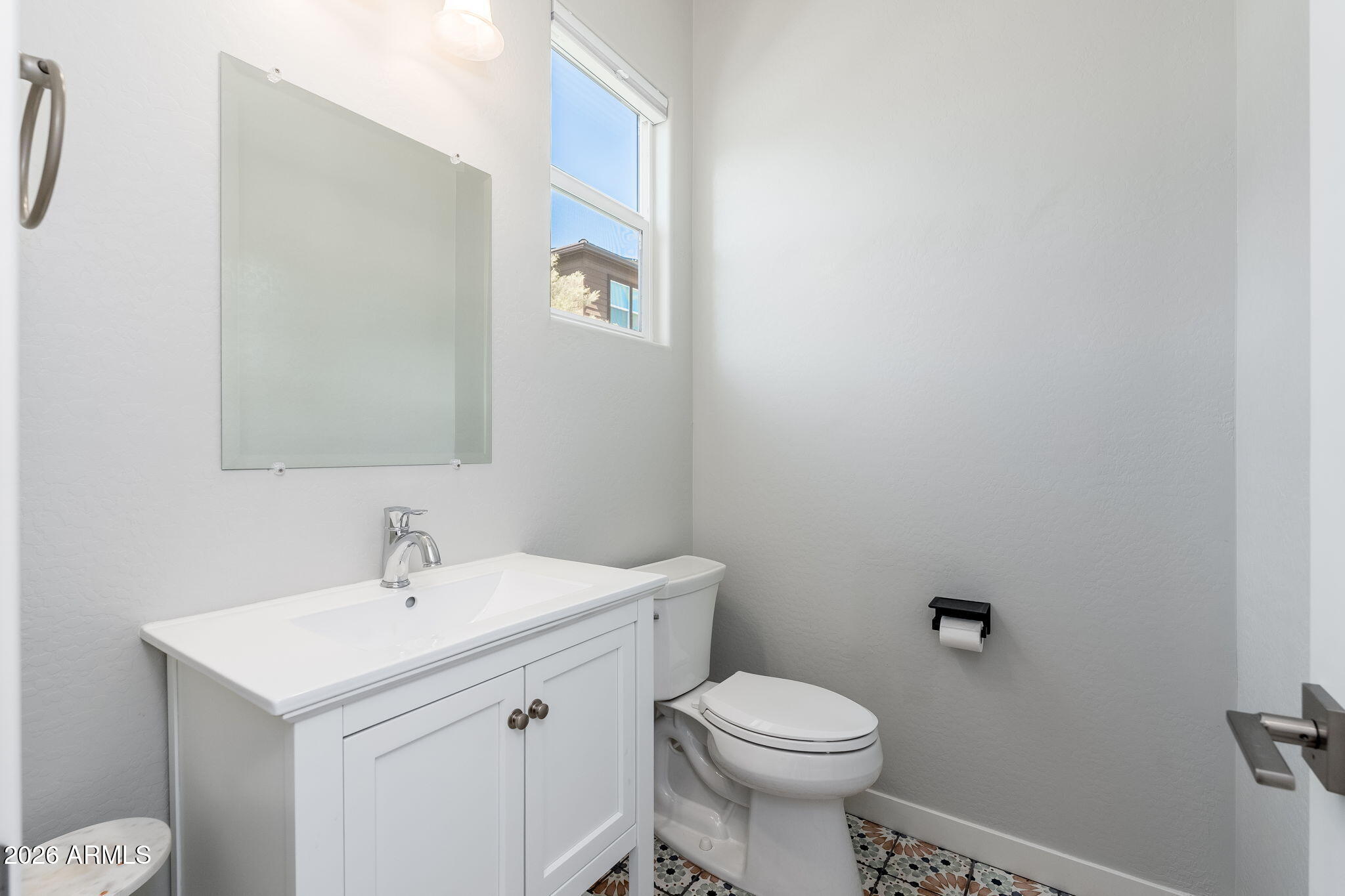 1555 East Ocotillo Road, Unit 9 Phoenix, AZ 85014 - Photo 7 of 41 Powder Bathroom