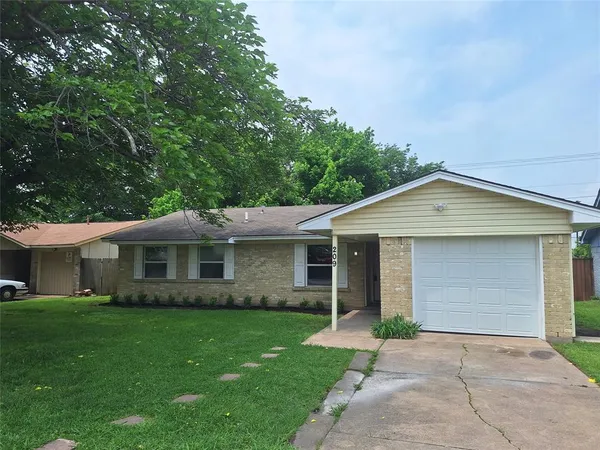 $1,995 | 209 Heather Drive, Garland, TX 75042