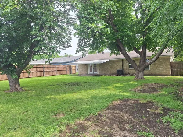 $1,995 | 209 Heather Drive, Garland, TX 75042
