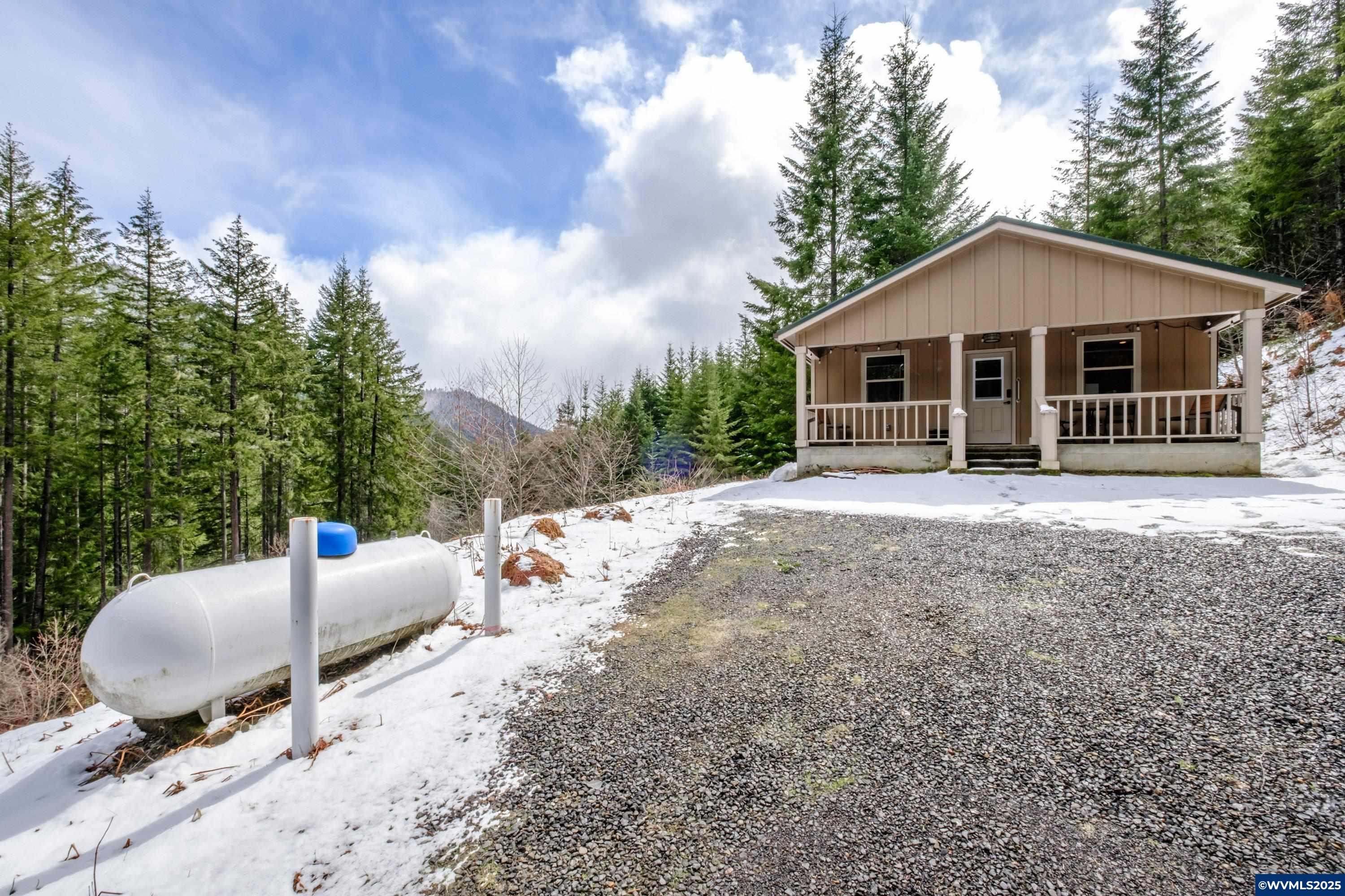 57700 Blowout Road Detroit, OR 97342 - Photo 4 of 42