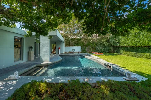 $9,000,000 | 1496 North Lake Way, Palm Beach, FL 33480