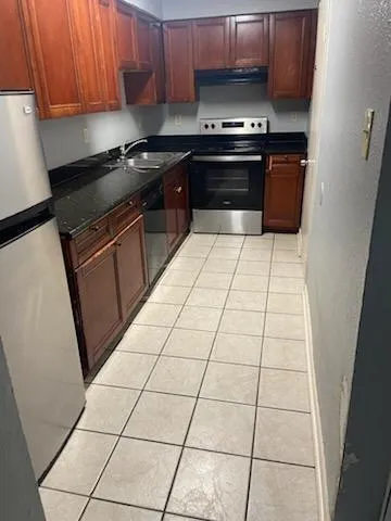 $1,250 | 241 Helen Street, Unit D, Terrytown, LA 70056