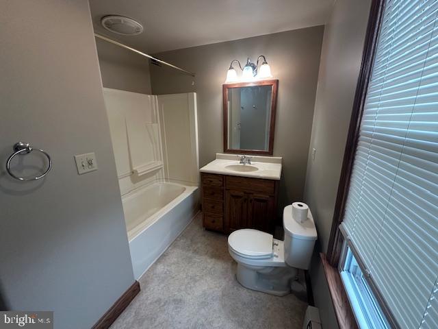 1033 Martindale Road Ephrata, PA 17522 - Photo 25 of 32 a bathroom with a toilet a sink and bathtub