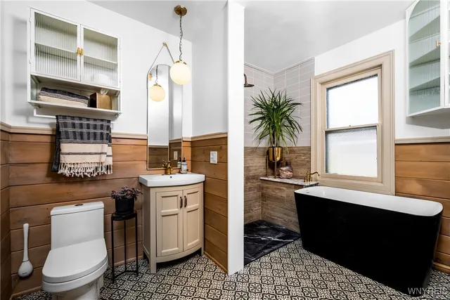 $2,200 | 95 Russell Street, Buffalo, NY 14214