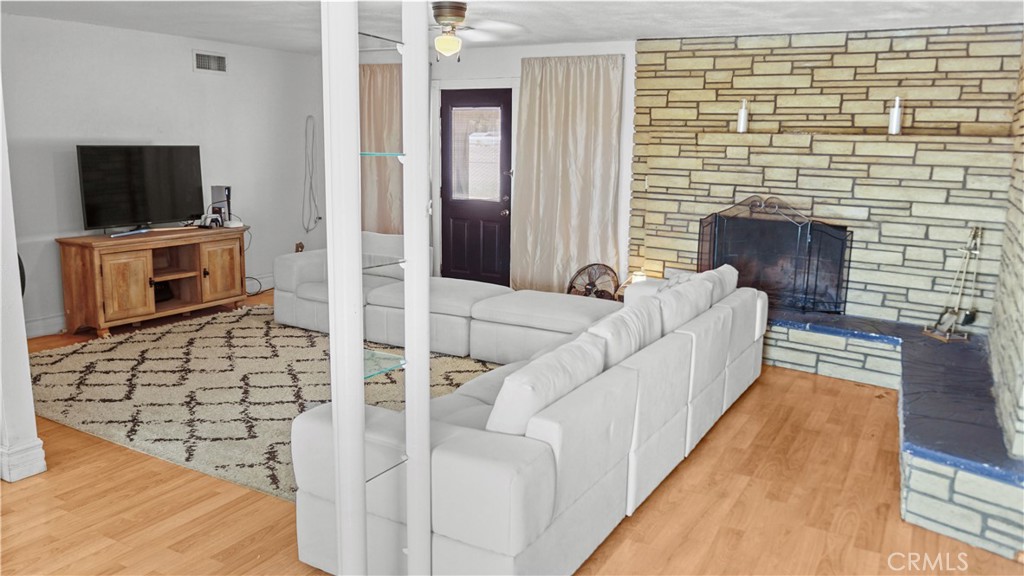13814 Kiowa Road Apple Valley, CA 92307 - Photo 5 of 20