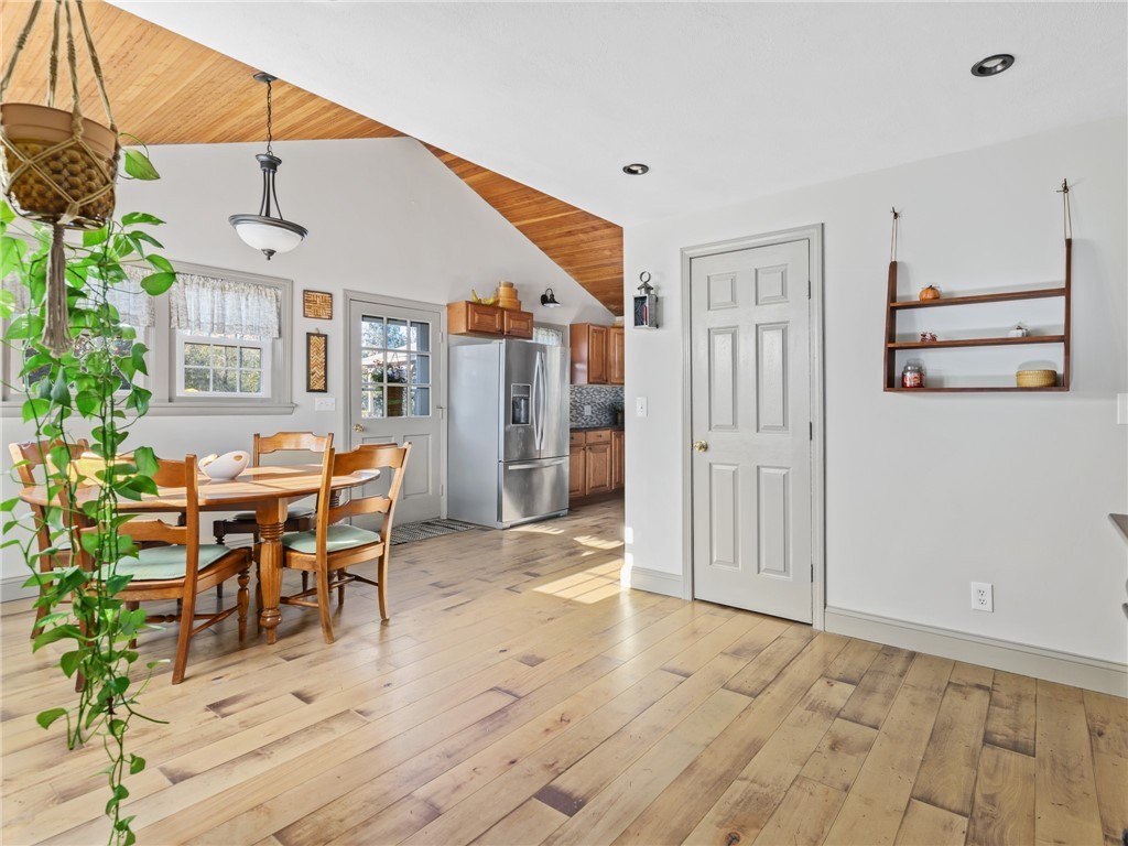 272 Mattity Road North Smithfield, RI 02896 - Photo 10 of 22