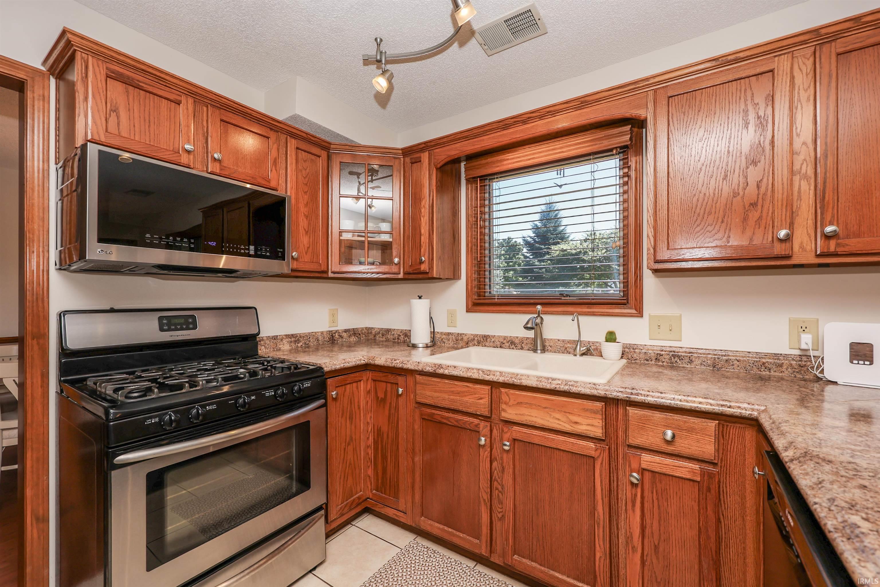 9636 Trading Post Road Leo, IN 46765 - Photo 11 of 40 Gallery Image 11