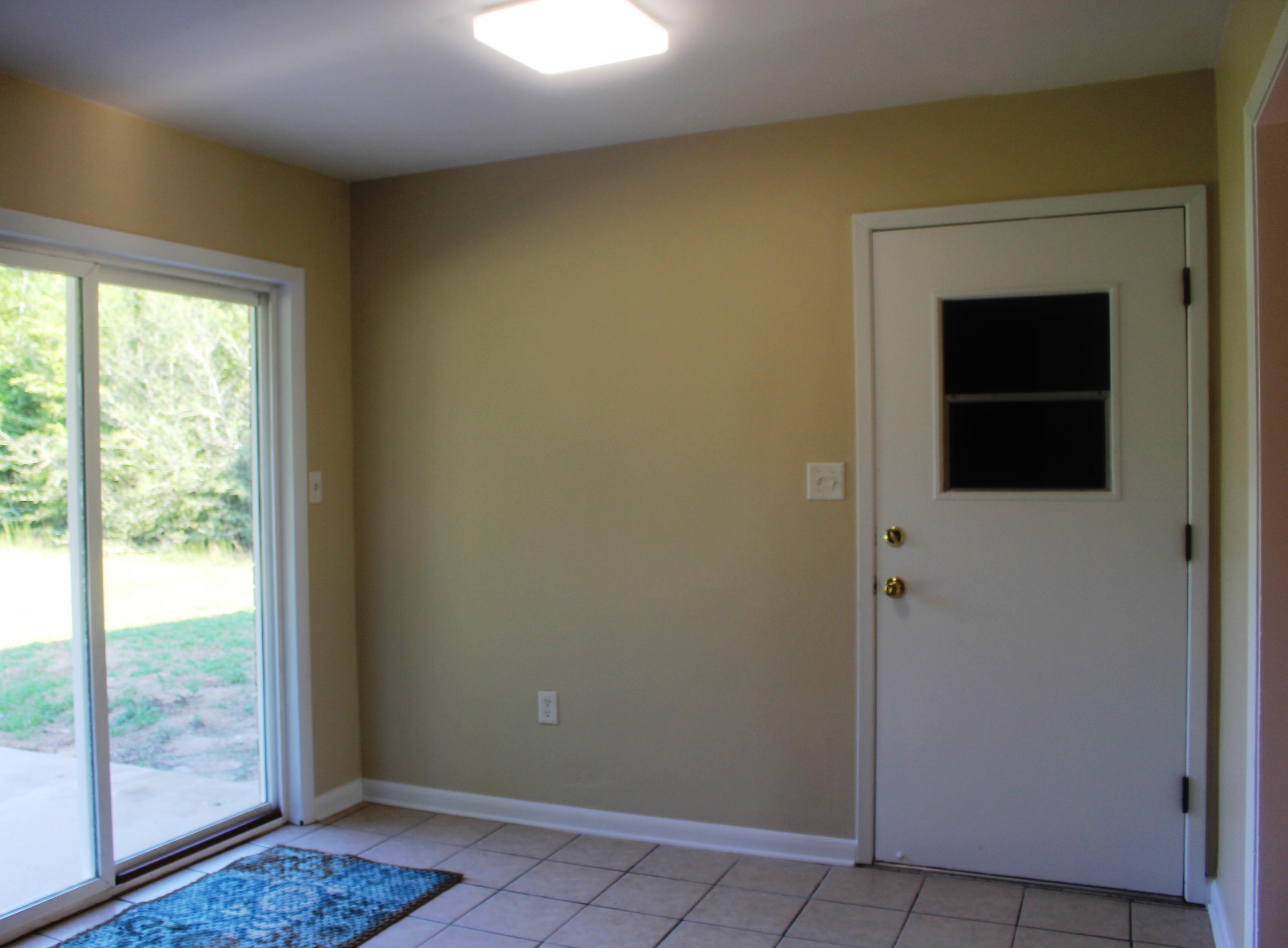 6160 Old Hickory Road Crestview, FL 32539 - Photo 5 of 12 a view of an entryway