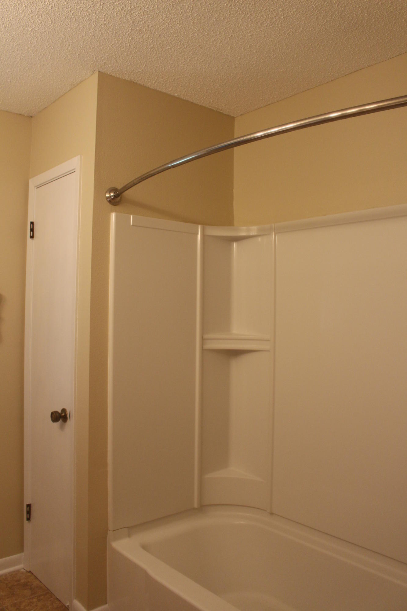 6160 Old Hickory Road Crestview, FL 32539 - Photo 9 of 12 a bathroom with a bathtub