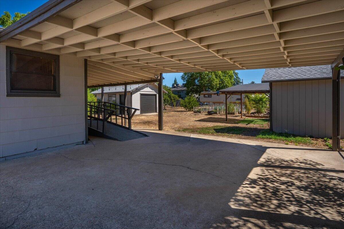 2609 Albert Road Anderson, CA 96007 - Photo 26 of 32 67-2609 Albert Rd - E-46
