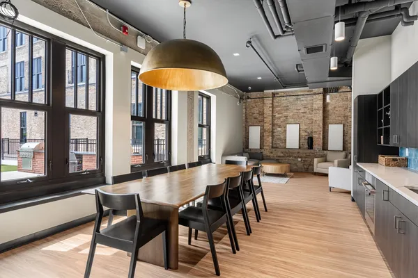 $5,435 | 2032 North Clybourn Avenue, Unit 337, Chicago, IL 60614