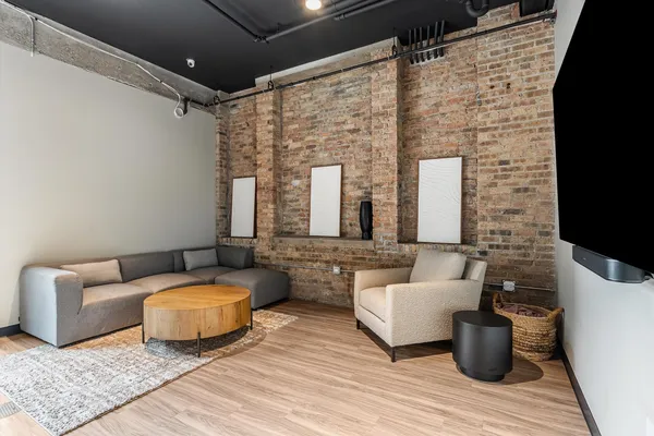 $5,435 | 2032 North Clybourn Avenue, Unit 337, Chicago, IL 60614