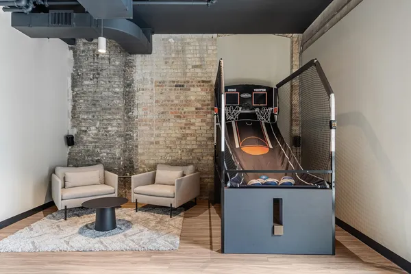 $5,435 | 2032 North Clybourn Avenue, Unit 337, Chicago, IL 60614