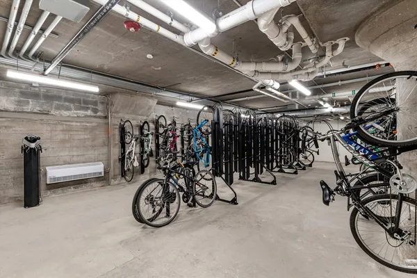 $5,435 | 2032 North Clybourn Avenue, Unit 337, Chicago, IL 60614