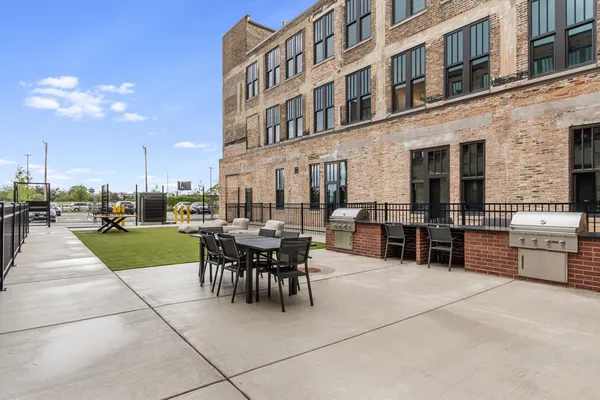 $5,435 | 2032 North Clybourn Avenue, Unit 337, Chicago, IL 60614