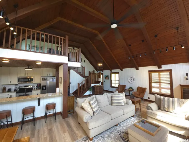 $559,000 | 3477 Sneed Road, Carbondale, IL 62902