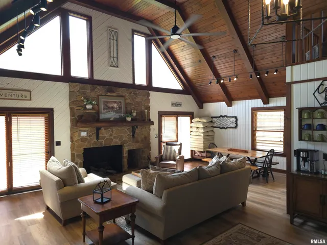 $559,000 | 3477 Sneed Road, Carbondale, IL 62902