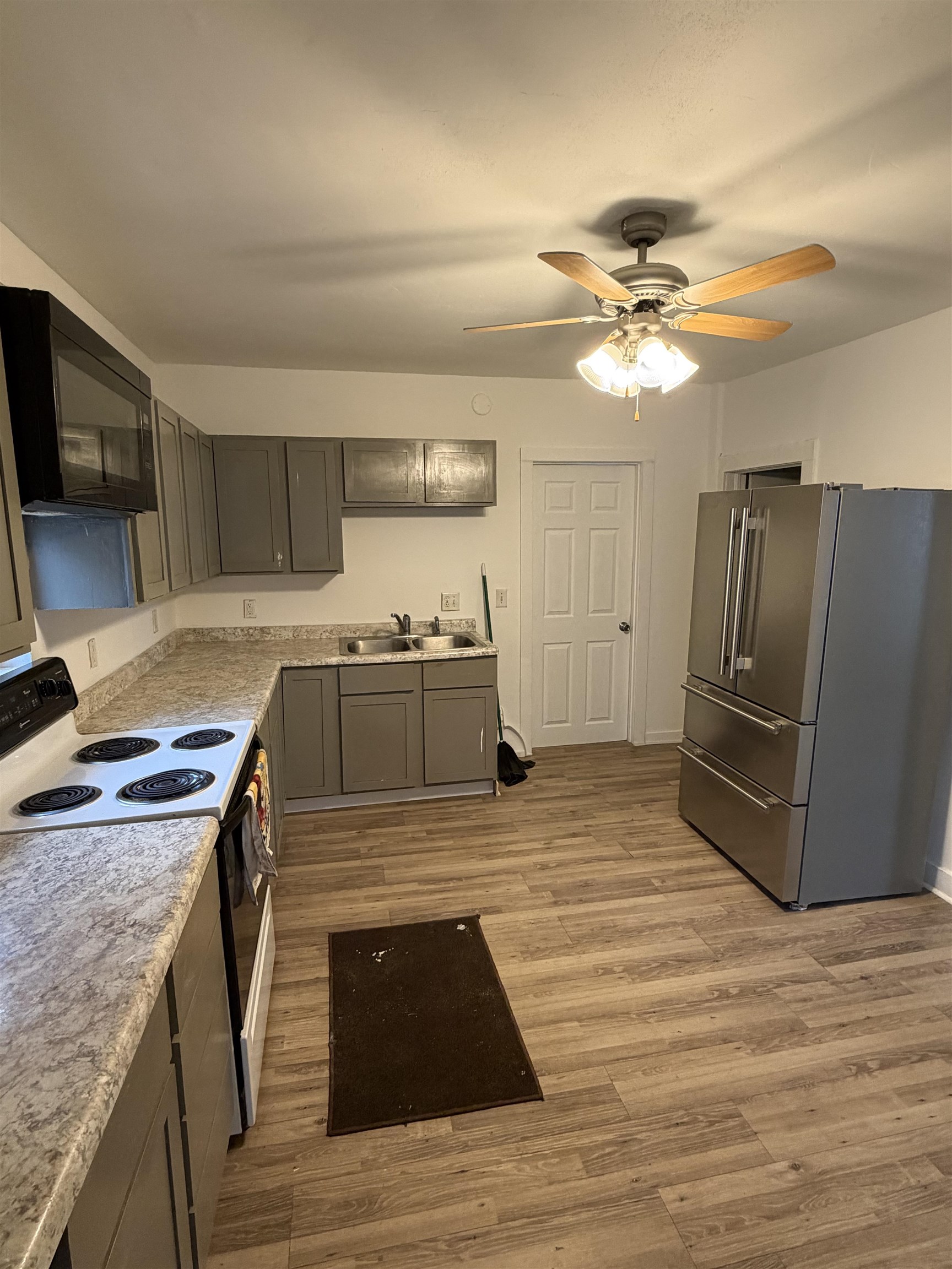 327 8th Baraboo, WI 53913 - Photo 5 of 15