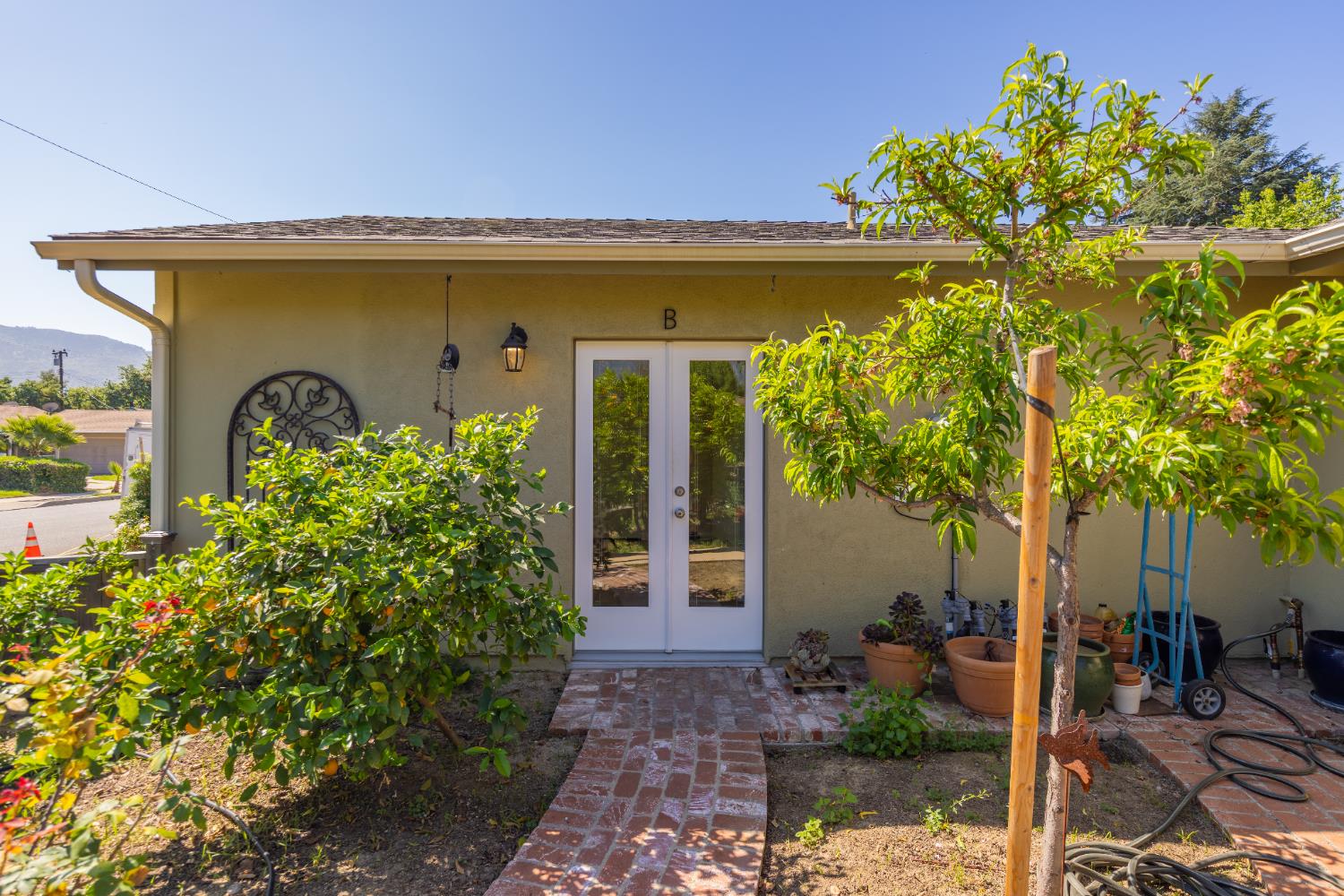 401 South Carrillo Road Ojai, CA 93023 - Photo 4 of 36