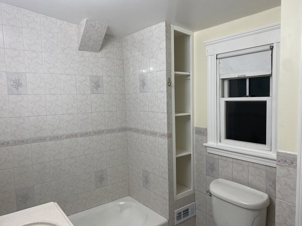 12 Eliot Crescent, Unit 2 Brookline, MA 02467 - Photo 17 of 18