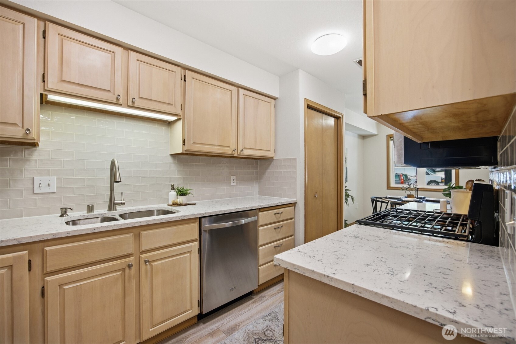 705 North State Street, Unit 102 Bellingham, WA 98225 - Photo 13 of 40