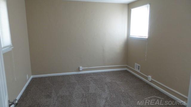 8515 Rivard Avenue Warren, MI 48089 - Photo 5 of 10