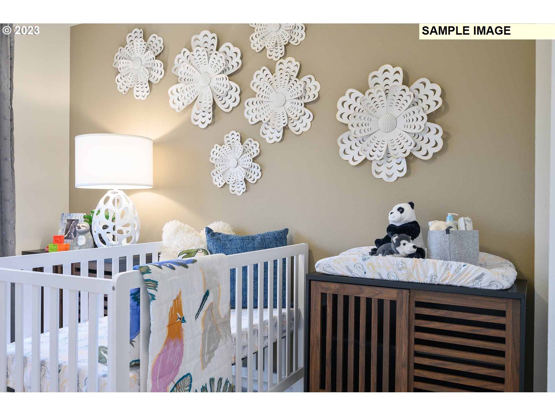 733 North Russet Place, Unit 193 Ridgefield, WA 98642 - Photo 29 of 34 a bedroom with a bed and a table in it