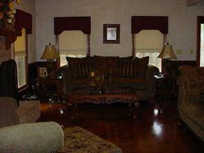 277 Battleground Road Kings Mountain, NC 28086 - Photo 7 of 8 a living room with furniture