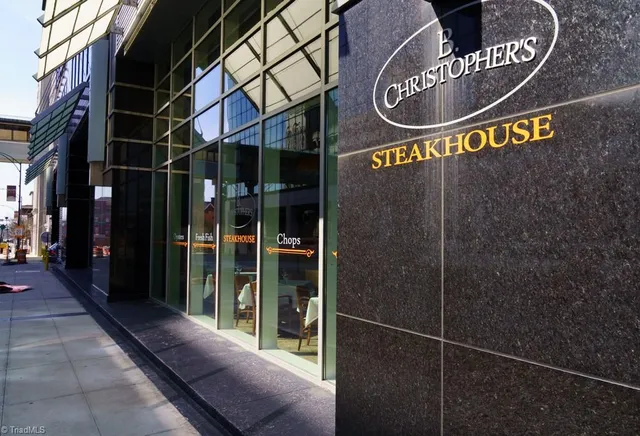 $3,700 | 201 North Elm Street, Unit 1403, Greensboro, NC 27401