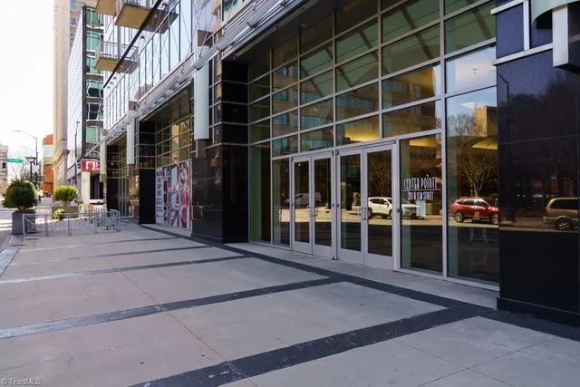 $3,700 | 201 North Elm Street, Unit 1403, Greensboro, NC 27401