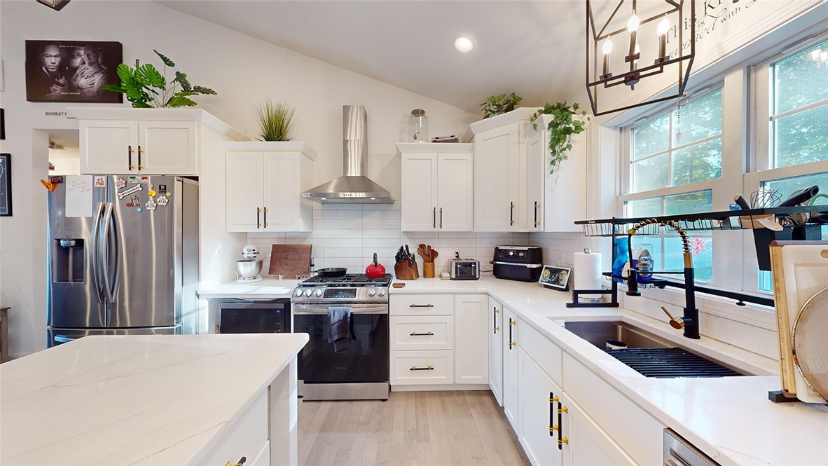 456 Lucille Street Woonsocket, RI 02895 - Photo 8 of 33 Gallery Image 8