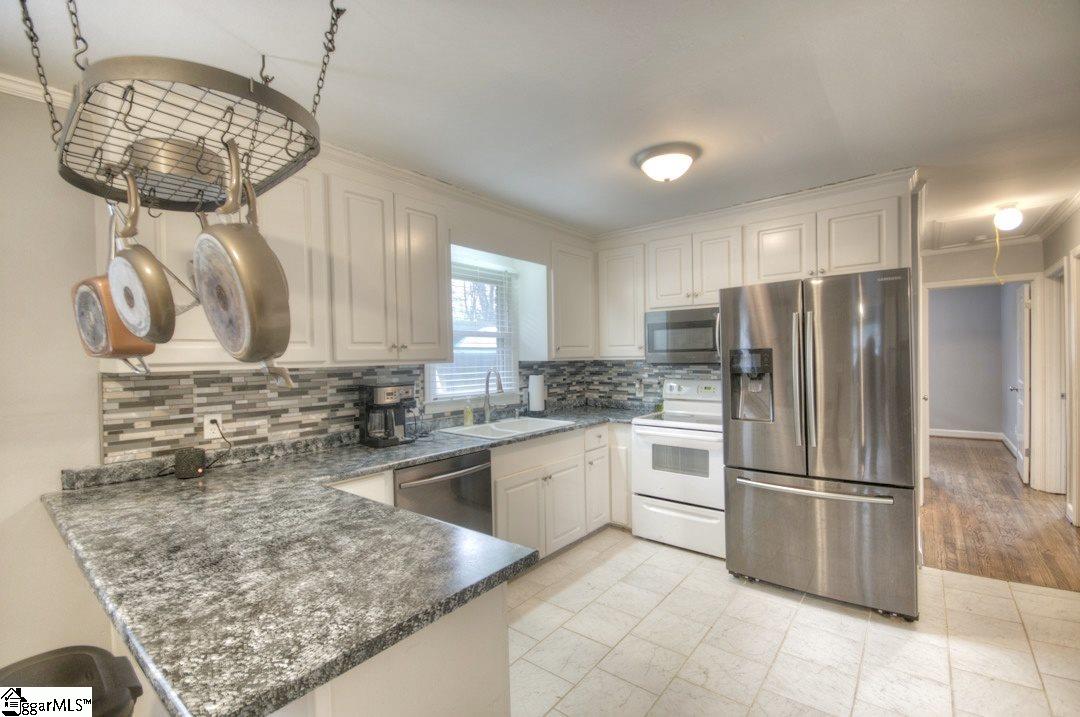 3 Charing Cross Road Taylors, SC 29687 - Photo 4 of 16
