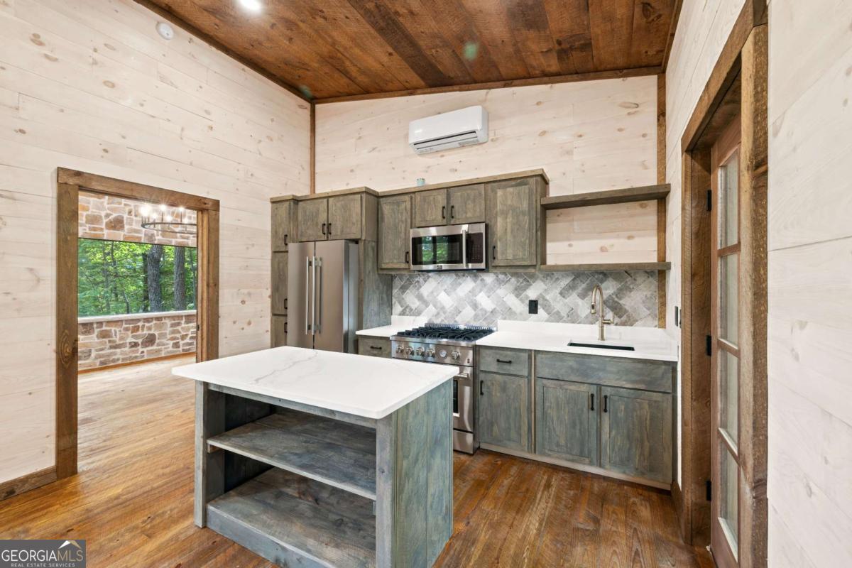 190 Laurel Crossing, Unit 71 Blue Ridge, GA 30513 - Photo 7 of 32