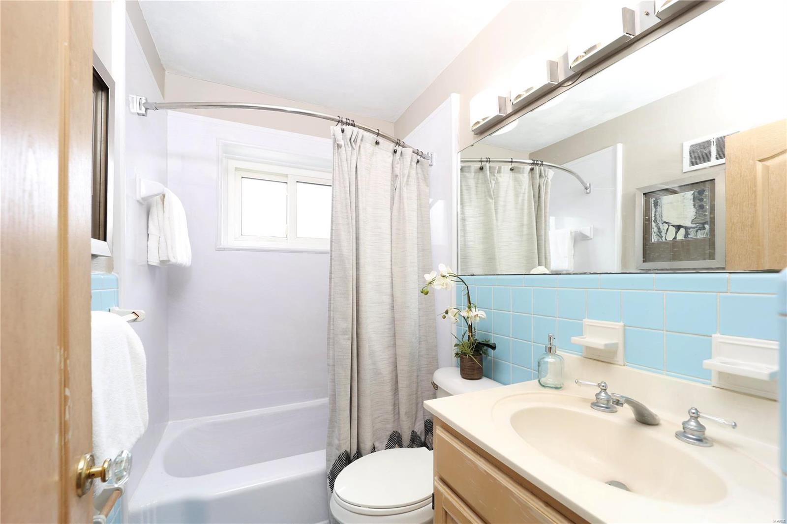 8217 MacKenzie Road Affton, MO 63123 - Photo 13 of 26 Gallery Image 13