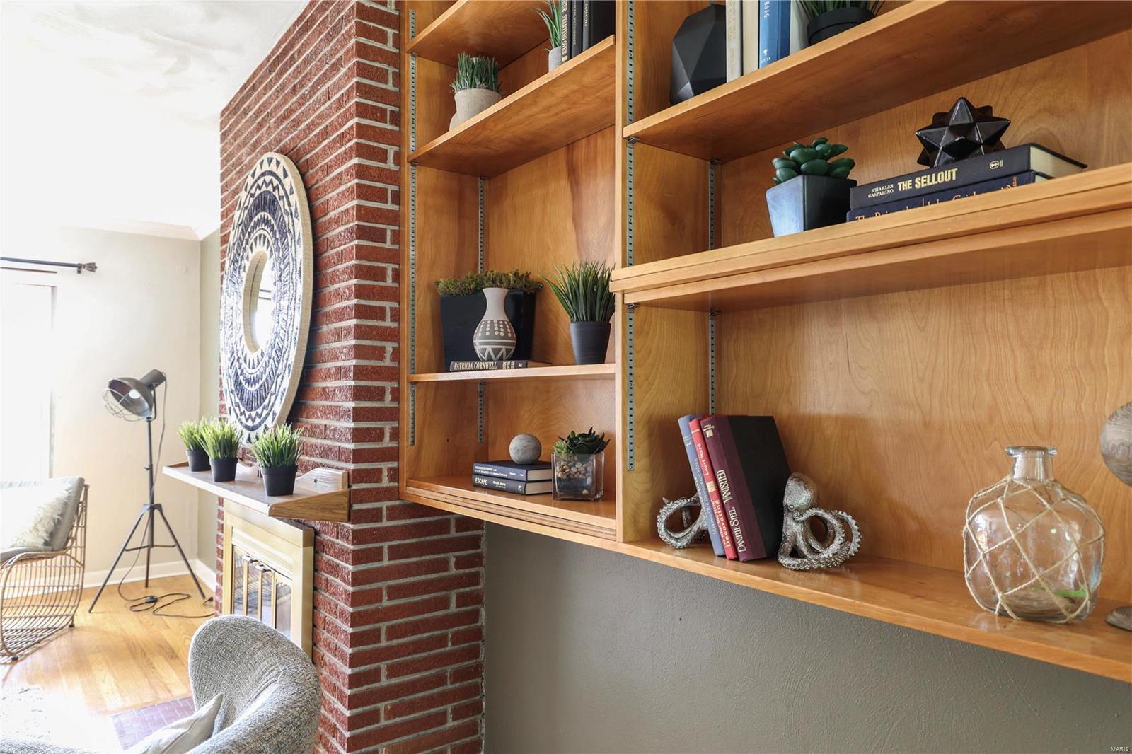 8217 MacKenzie Road Affton, MO 63123 - Photo 4 of 26 Gallery Image 4