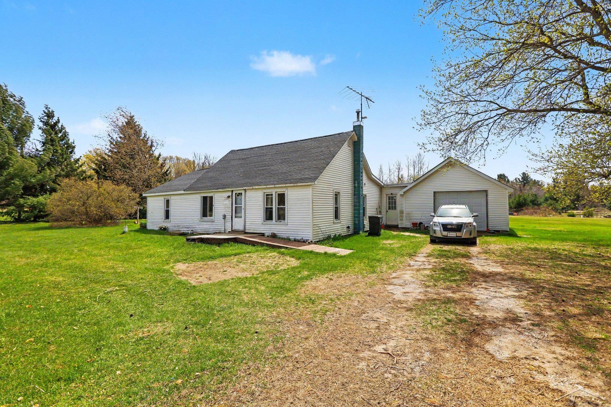 3324 Spencer Road Southeast Kalkaska, MI 49646 - Photo 2 of 25