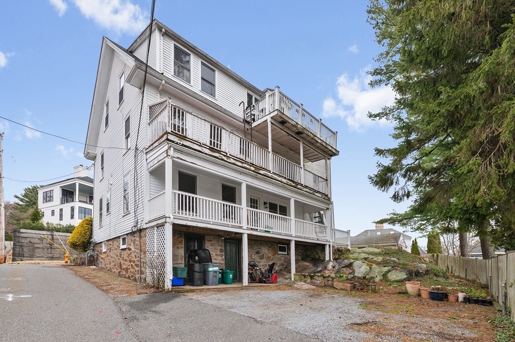 18 Bennett Street, Unit 2 Manchester, MA 01944 - Photo 10 of 21 a view of a building with a street