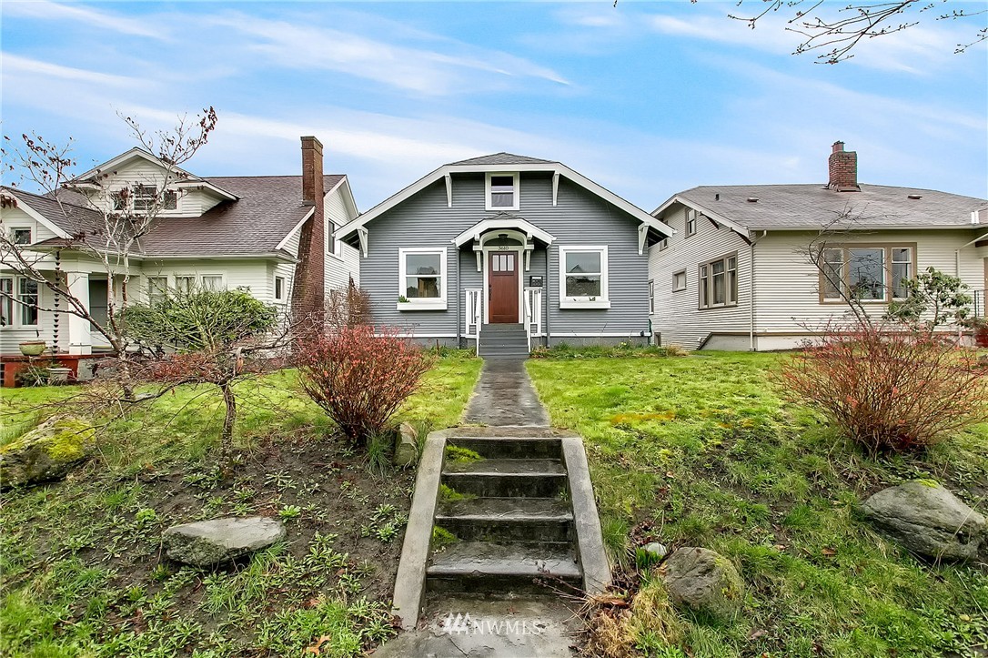 3610 Rockefeller Avenue Everett, WA 98201 - Photo 1 of 22