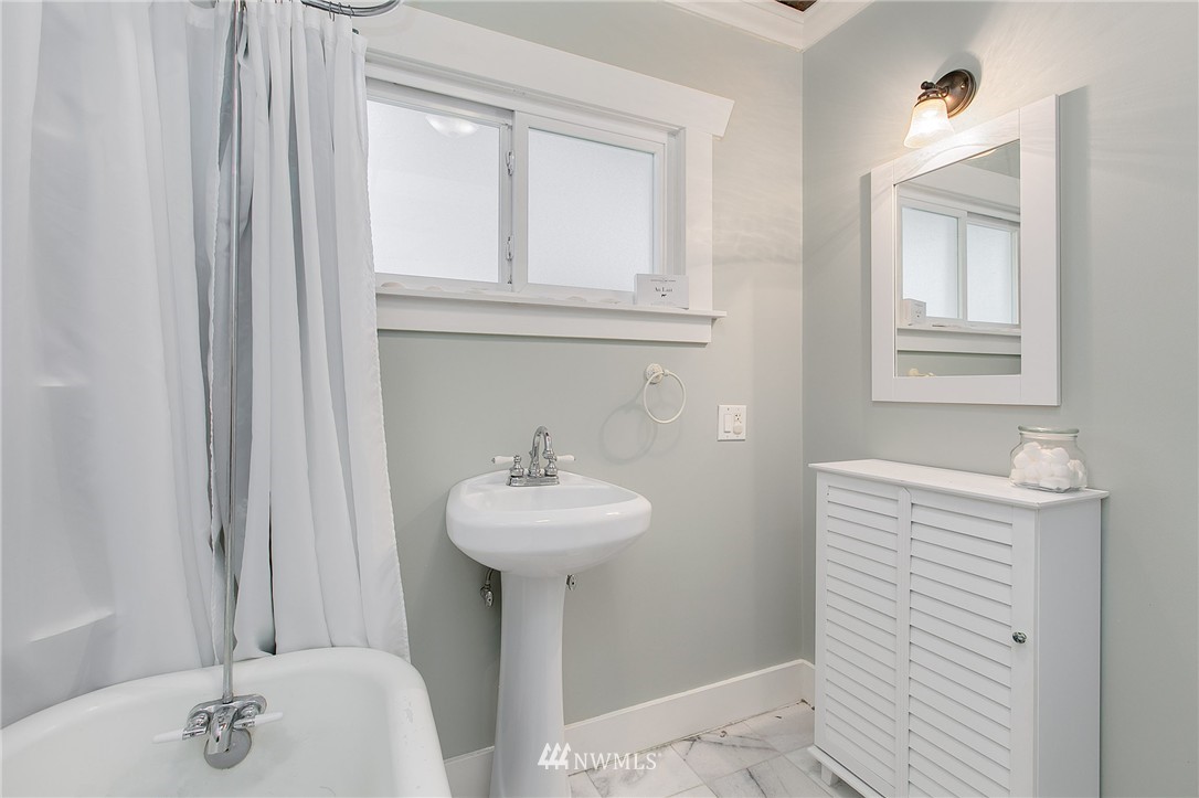 3610 Rockefeller Avenue Everett, WA 98201 - Photo 13 of 22