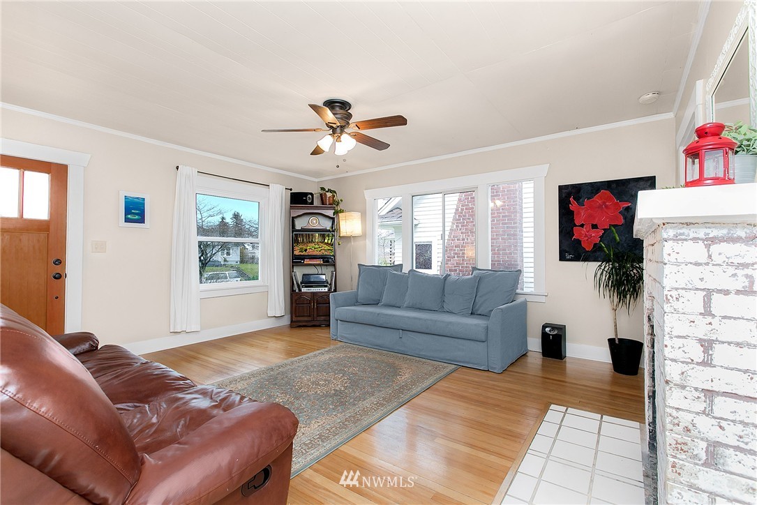 3610 Rockefeller Avenue Everett, WA 98201 - Photo 4 of 22